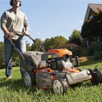 为北卡罗来纳州夏洛特市的首次房主提供的一些快速草坪修剪技巧