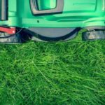 草坪修剪技巧:如何正确修剪草坪