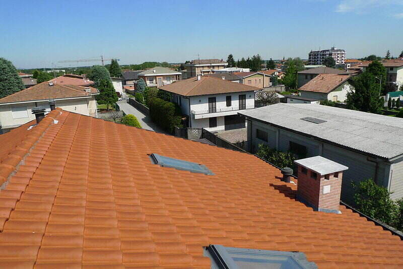 鸟瞰人口稠密地区不同类型的屋顶