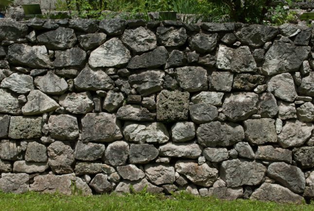 花园的石墙