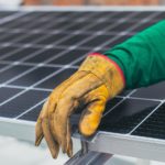 如何维护太阳能电池板